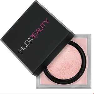 COPY - NWT HUDA BEAUTY CHERRY BLOSSOM EASY BAKE POWDER